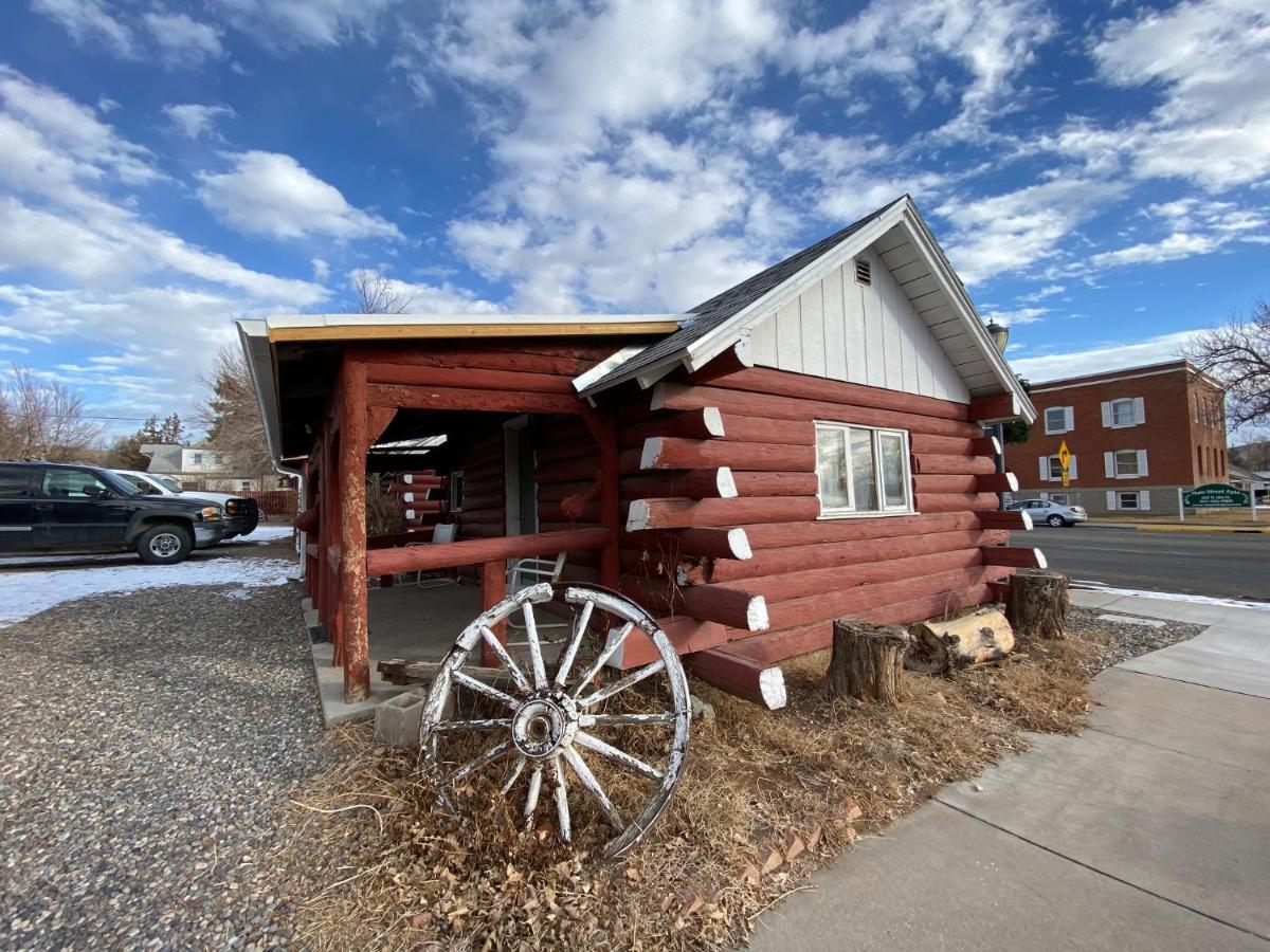 Roundtop Mountain Vista - Cabins And Motel Thermopolis Εξωτερικό φωτογραφία