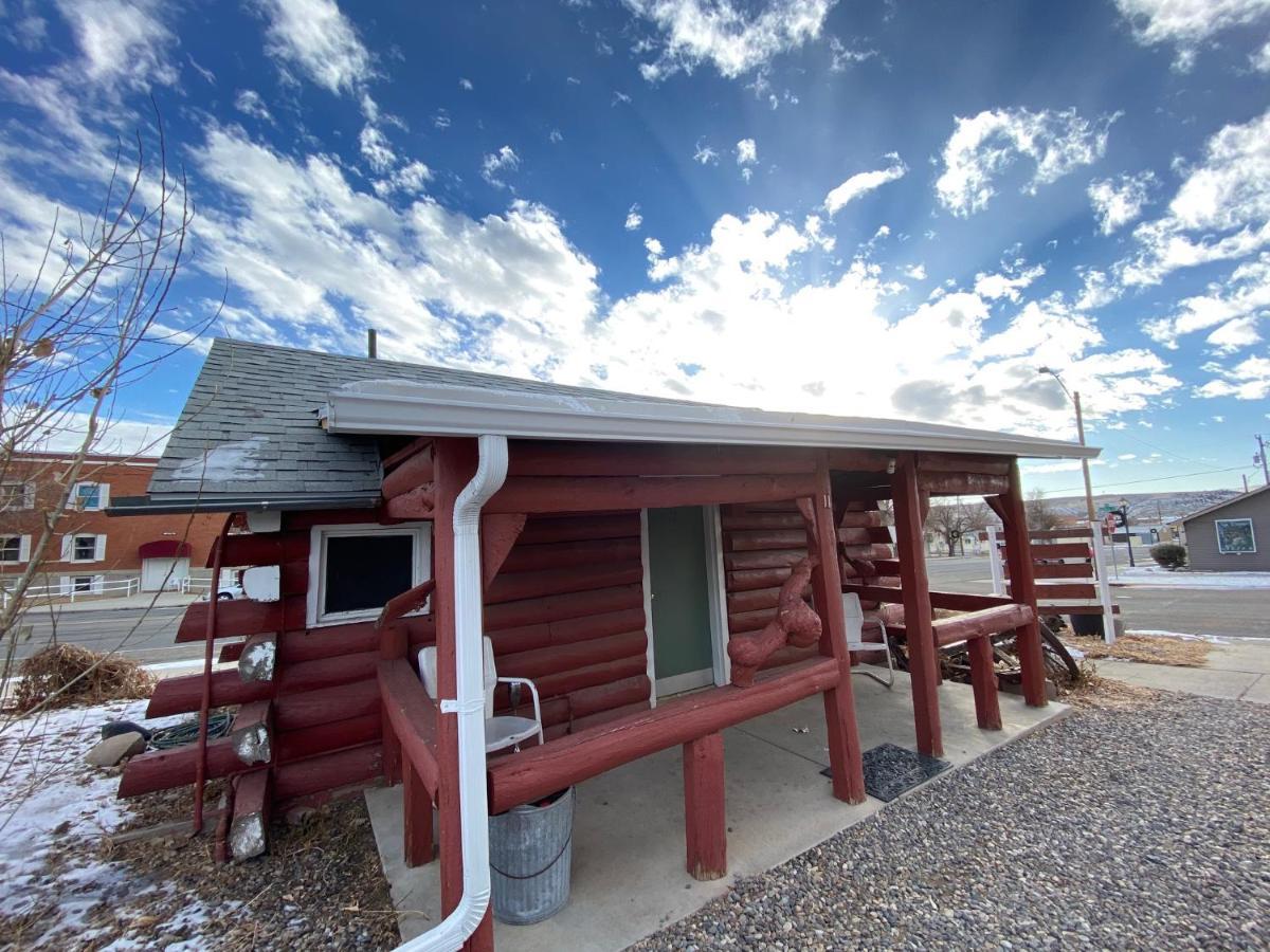 Roundtop Mountain Vista - Cabins And Motel Thermopolis Εξωτερικό φωτογραφία