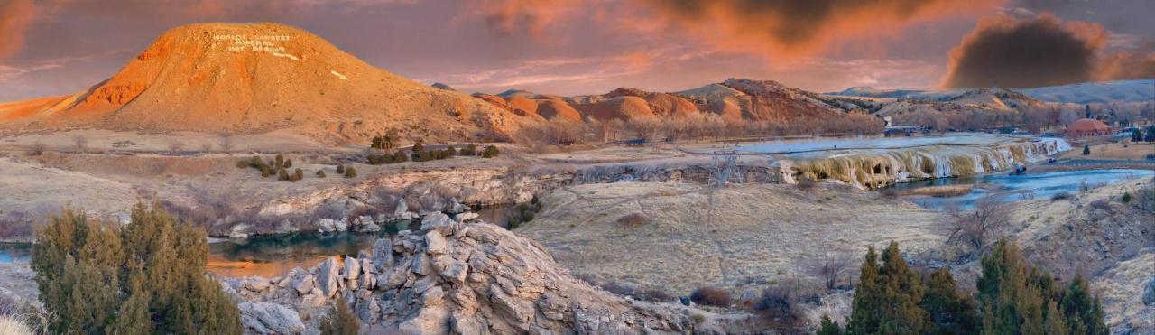 Roundtop Mountain Vista - Cabins And Motel Thermopolis Εξωτερικό φωτογραφία